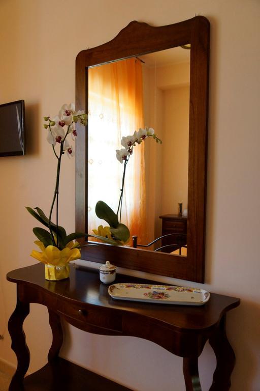 Bed and Breakfast La Casa Di Miro Катандзаро Экстерьер фото